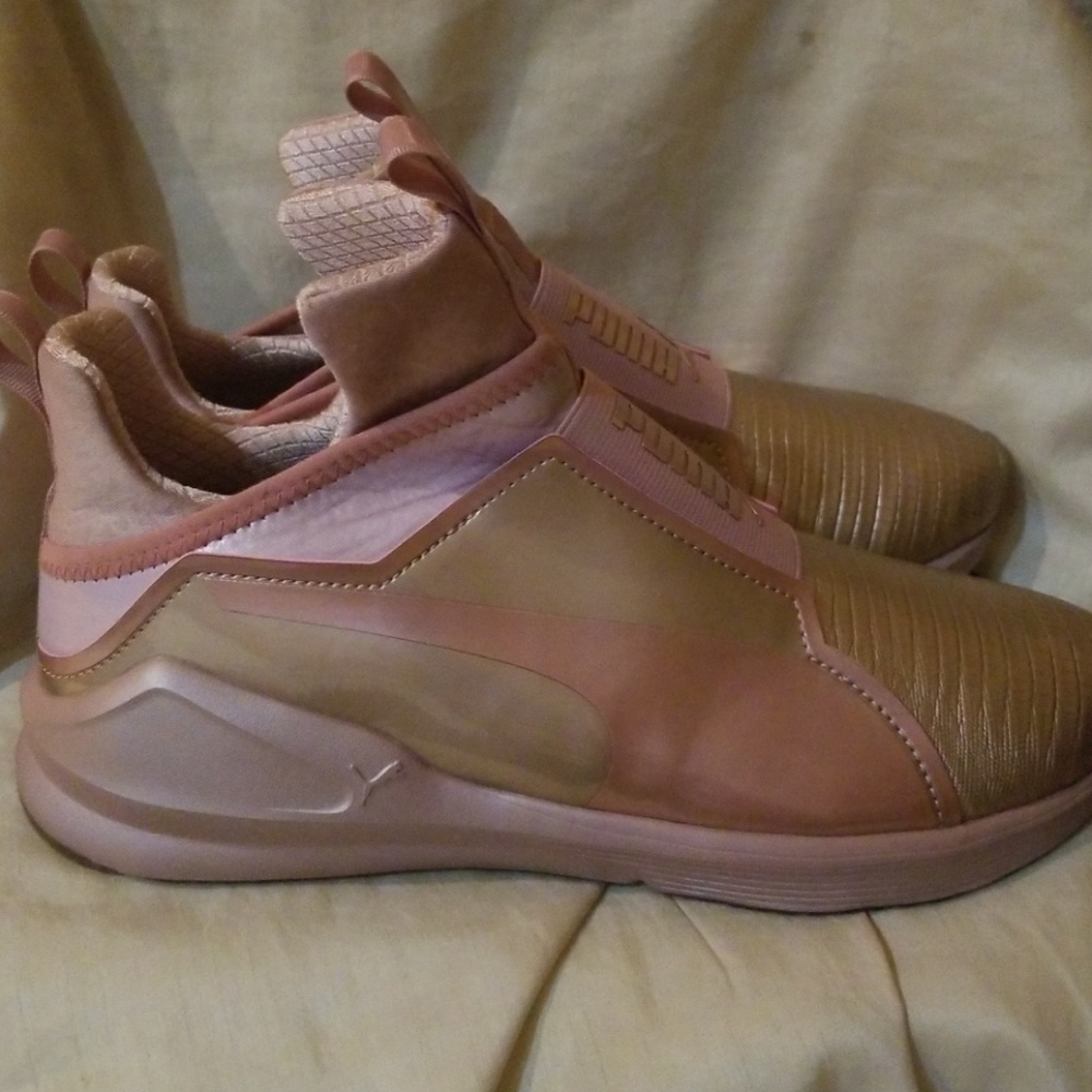 Fenty - Picture 2 of 4